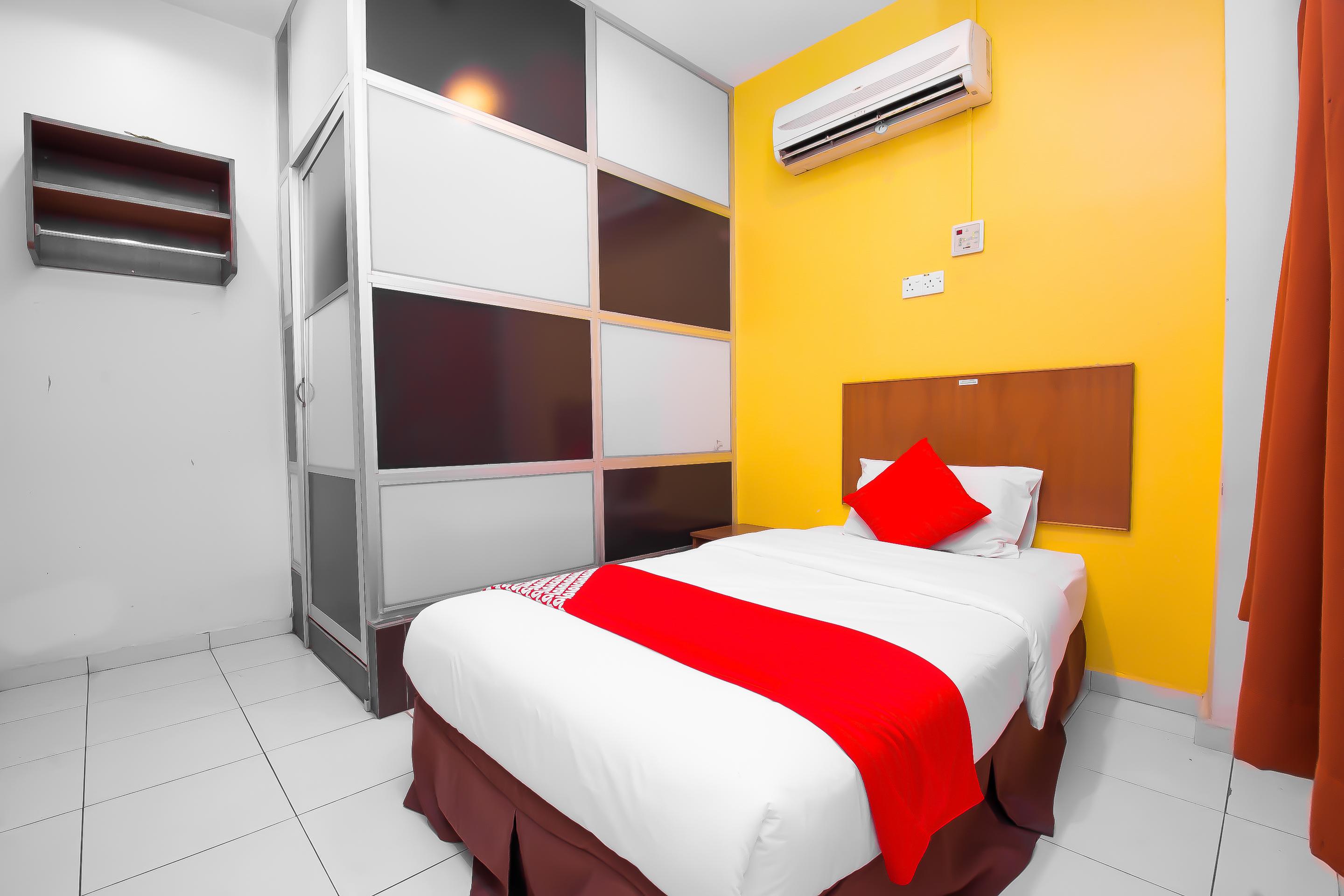 Oyo 582 Hotel Walk Inn Kampong Pasir Puteh  Exterior photo
