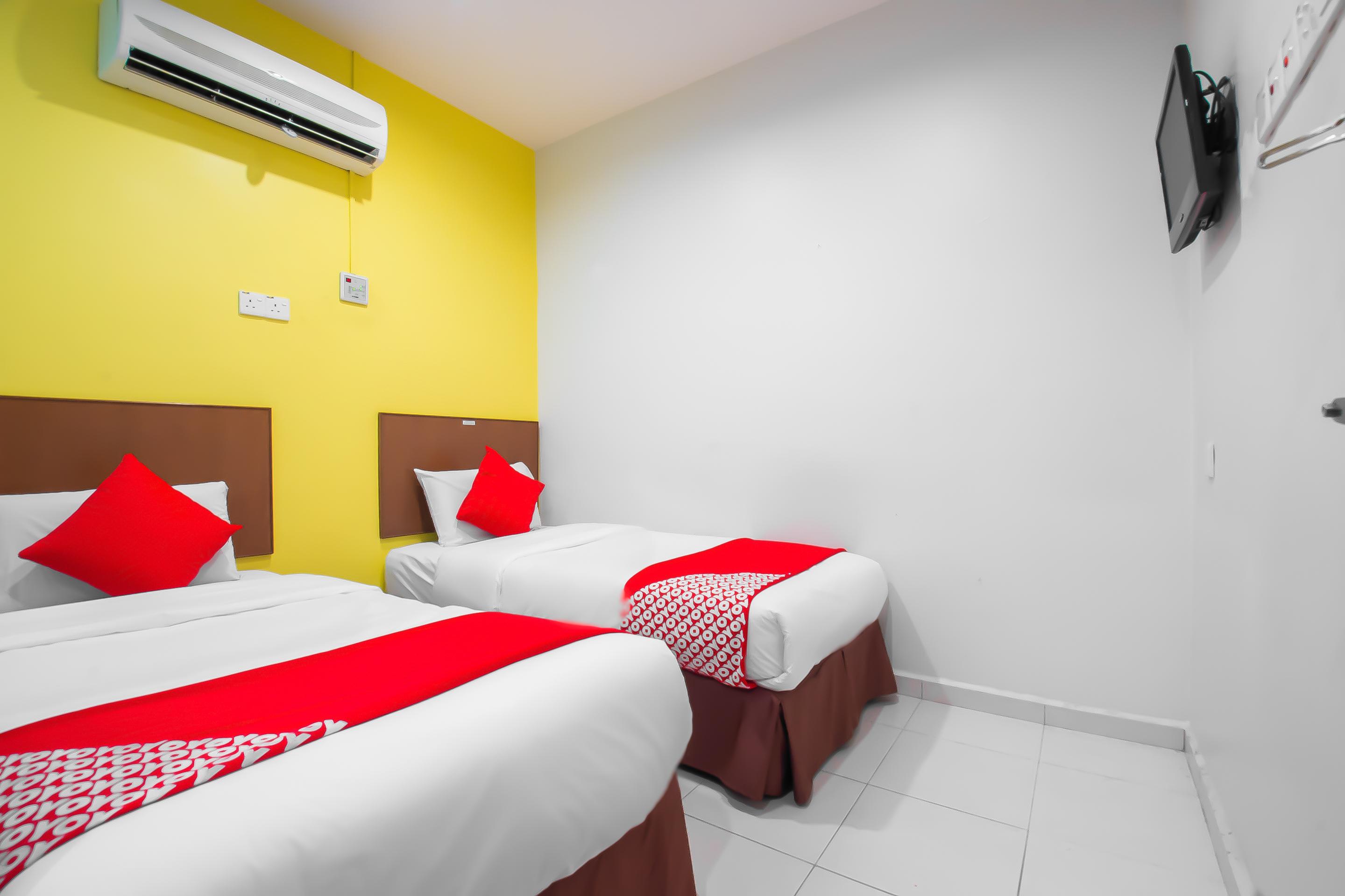 Oyo 582 Hotel Walk Inn Kampong Pasir Puteh  Exterior photo