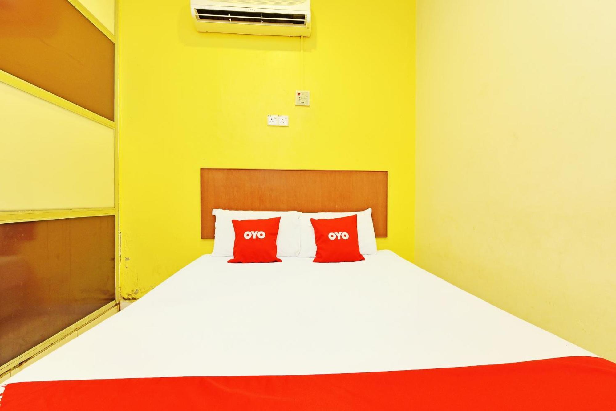Oyo 582 Hotel Walk Inn Kampong Pasir Puteh  Exterior photo